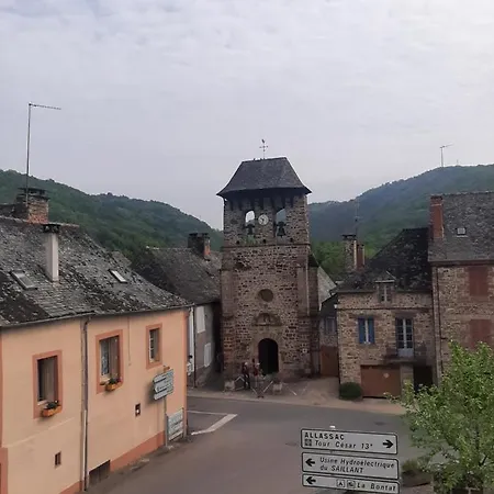 La Maison A La Porte Bleue Voutezac Exterior foto